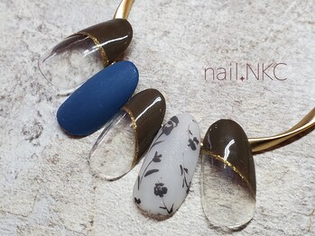 NKC/モノクロ小花アート