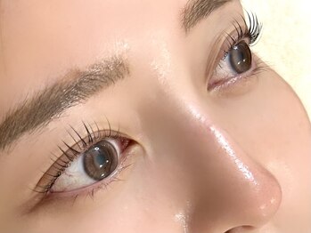 ラクス(Lacus)/まつげパーマ 根元から立ち上げ