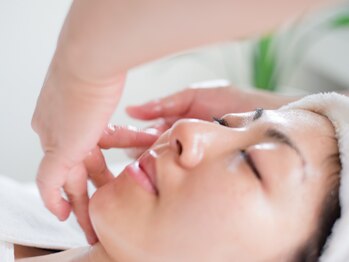 コールドゥ(Coeur-Doux)の写真/《完全個室で叶える！》1日2名限定のゆったりエイジングケア◎50代の気になるホウレイ線・たるみ改善！