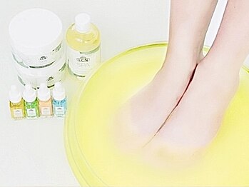 ケイネイル(Knail)の写真/【足裏角質/美白ケア/くすみが気になる方】角質ケアとエイジングケアが同時にできる当店大人気メニュー！

