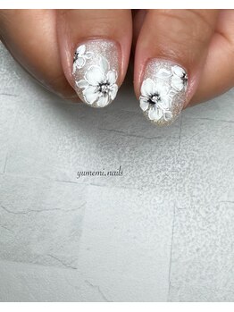 ユメミネイルズ(yumemi.nails)/モノトーンフラワーネイル
