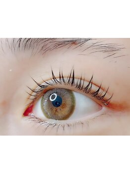 ナチュラル上品な目元にしたい