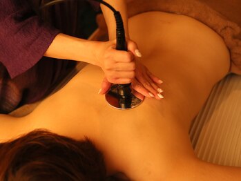 フーレセラピーサロン フーミャ(Fumya)/ラジオ波施術中