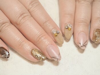 B's amor 大府店 Nail design