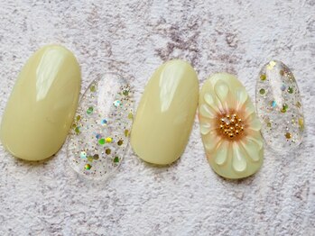 カトルナフ(quatre fois neuf)/ぷっくりひまわりアートネイル