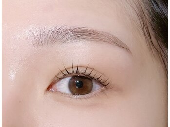 アデランテ(adelante eyelash)の写真/ナチュラル垢抜け目元に★プロがしっかり見極め、お客様の目元に合わせた黄金比とカールで仕上げます♪