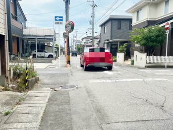 ロアズネイル(Loa's nail)/こちらの交差点を左折☆