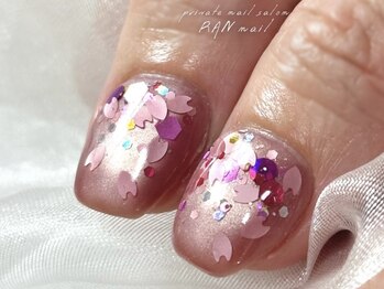 桜の花びらネイル