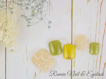 ルミア(Rumia)/フラワーマットネイル