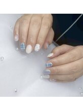 ネイルサロンエーナイン イオン札幌藻岩店/水玉チェックの夏ネイル☆