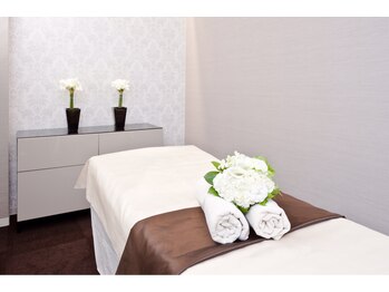 医療提携サロン プルメリア 久留米上津バイパス店(PLUMERIA)/完全個室での施術