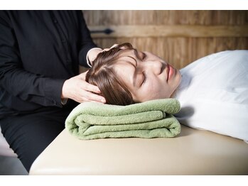 クマの冬眠 高知店/施術風景