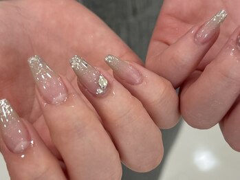 ジューシーネイル 天神店(Juicy nail)の写真/普段よりも上品で華やかな指先を演出♪【ジェルやり放題¥6500】センスが光る提案力でリピーター多数！