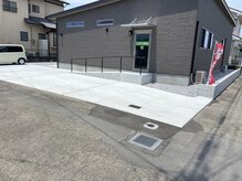 りょうたろう整体院の雰囲気（駐車場も店の前にありますので、お車でも大丈夫です♪）