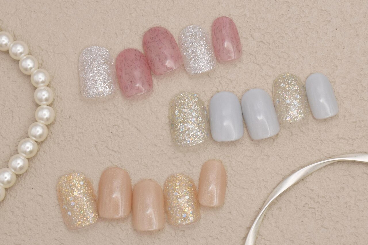 2026年春トレンド】シルバー 春のネイルデザイン集｜人気順