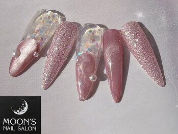 ムーンズ(Moon's)/