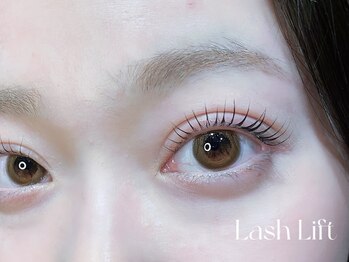 ネロリ バイ エイティスト(neroli by 8ist)/ラッシュリフト［新宿/新宿駅］