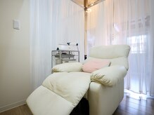 ココロニコル 今治店の雰囲気（落ち着く空間◇リラックスベットでゆったり施術）