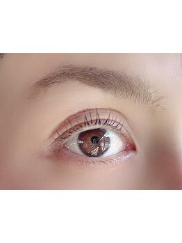 ナチュラル上品な目元にしたい