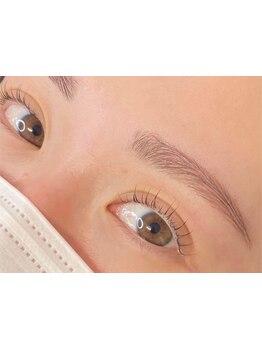 ナチュラル上品な目元にしたい