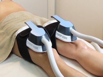 プライベートサロンJ 麻布十番/【EMS筋肉運動(太腿)】