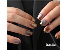 大人の抜け感ニュアンスネイル