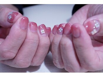 プチリリィ(Petit Lily)/高感度大な大人女性のネイル