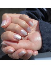 イユ ド ラペ(Yeux de LAPAIX)/ホワイトカラーにダイヤモンド