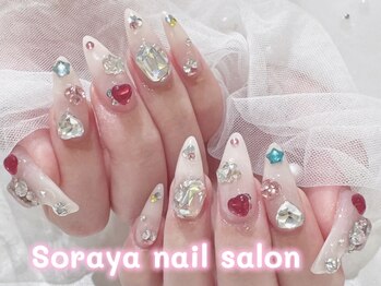 ソラヤ(Soraya)/ワンホンビジューネイルつけ放題