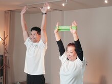 ハピリー(Happily)の雰囲気（いきなりマシントレーニングでなく、自重やチューブを使用します）