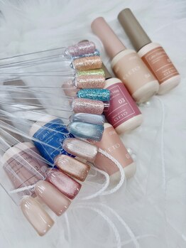 約50種類選べるマグネットネイル