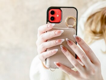 サロン ド ワカ(Salon de WAKA)の写真/トレンド性◎カラー400種類以上！自爪育成/長さ出し/スカルプ/手描きアート…お得なクーポン要check♪