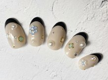 フレイムス アイラッシュ アンド ネイル(FRAMES)/フレンチビジューネイル