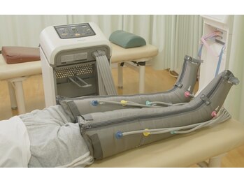 三和整骨院 国領院/空圧機器 足のマッサージ