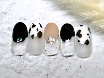 アヤ(AYA)/牛柄マットネイル