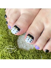 ジュジュ(Juju)/水玉模様のフットネイル