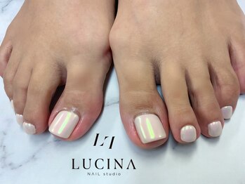 ネイルスタジオ ルキナ(LUCINA)/H-789ホワイトオーロラネイル