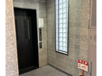 リセット 橋本店(Re Set)/エレベーターで3階へ