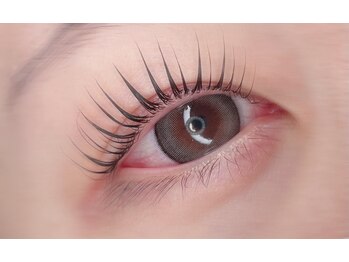 リズ(Lizu)の写真/【呉市/まつげパーマ】憧れナチュラル上品EYEに！人気No.1パリジェンヌラッシュリフトで自信あふれる表情へ