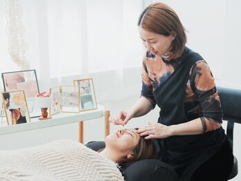 ハローハローアイラッシュ(Hello.Hello.eyelash)の写真/【完全個室×徹底カウンセリング】初めてのまつパ&眉毛も安心★プロが骨格に合わせた黄金比をご提案♪