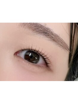 ナチュラル上品な目元にしたい