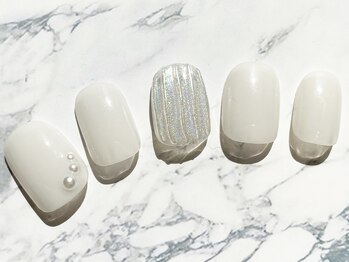 くすみホワイト