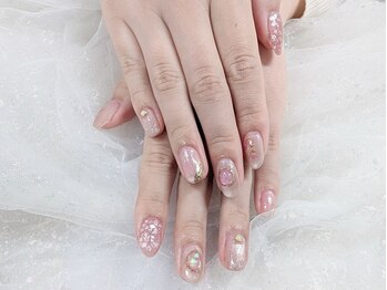 桜の花びらネイル