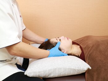 立川カイロプラクティック/9.目もとケア