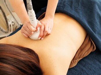 サロン ジジ(salon JiJi)の写真/≪年齢と共に落ちにくい贅肉＆脂肪燃焼！！≫スリムムーブで本気の全身痩身！あなたの最後のダイエットに◎