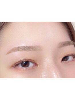 ナチュラル上品な目元にしたい