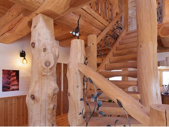 ビューティアンドリラクゼーションサロン カモミール(Chamomile)/内観◆階段