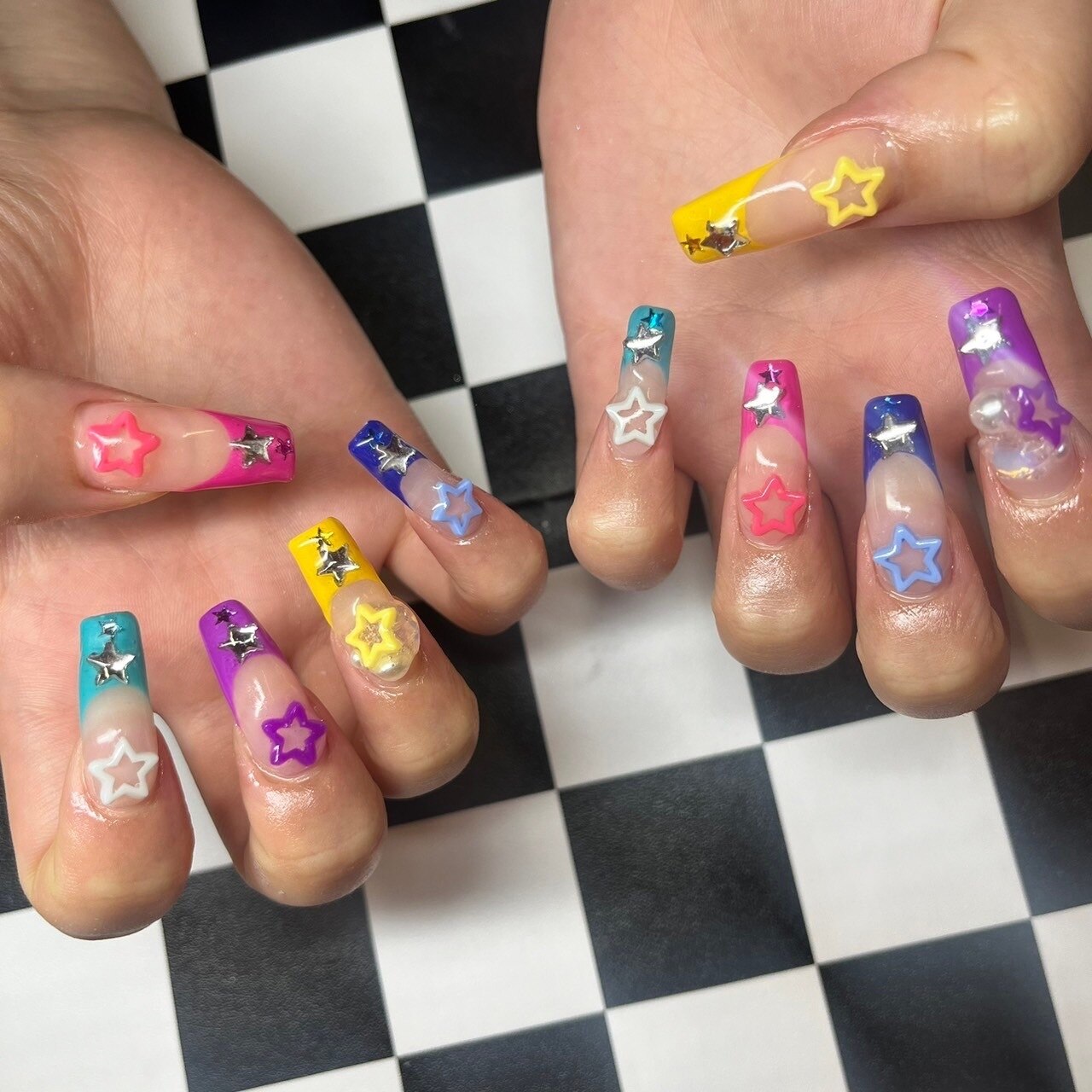 レインボーフレンチネイル：PG009779339｜モレリア 心斎橋店(morelia