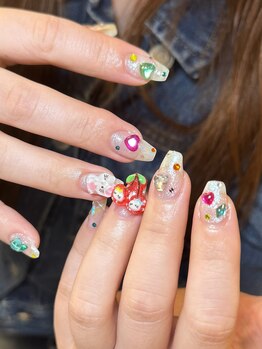 ウズ(UZU)/ビジューネイル