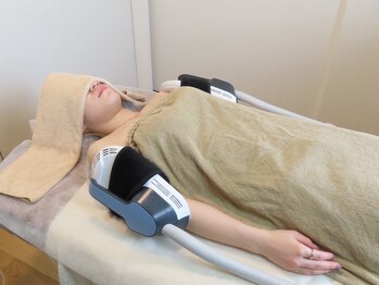 プライベートサロンJ 麻布十番/【EMS筋肉運動(二の腕)】